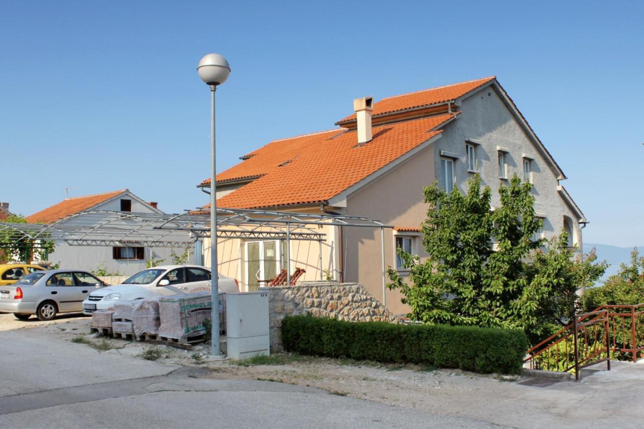 Apartments And Rooms With Parking Space Njivice, Krk - 5458 Екстер'єр фото
