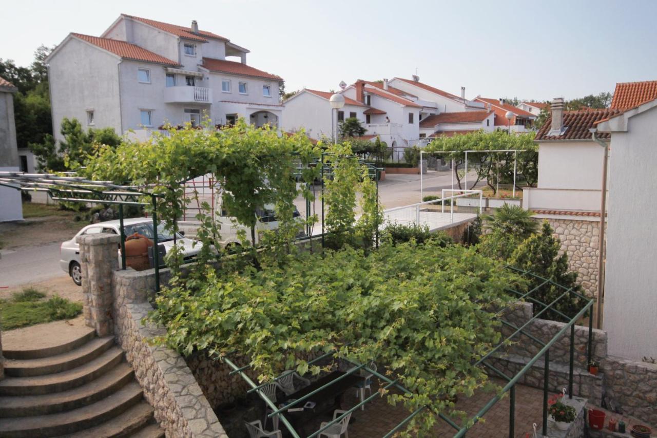 Apartments And Rooms With Parking Space Njivice, Krk - 5458 Екстер'єр фото