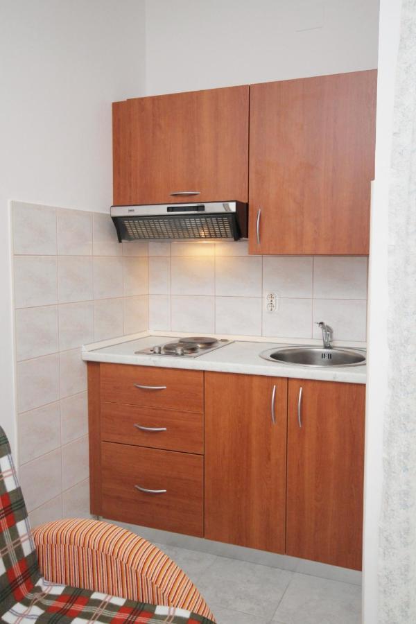 Apartments And Rooms With Parking Space Njivice, Krk - 5458 Екстер'єр фото