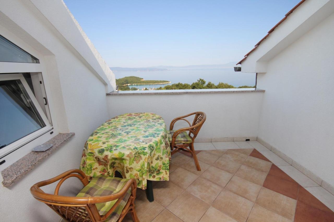 Apartments And Rooms With Parking Space Njivice, Krk - 5458 Екстер'єр фото